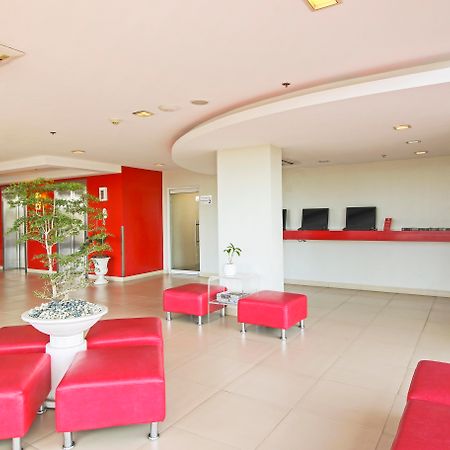 Red Planet Clark Angeles City Exterior photo