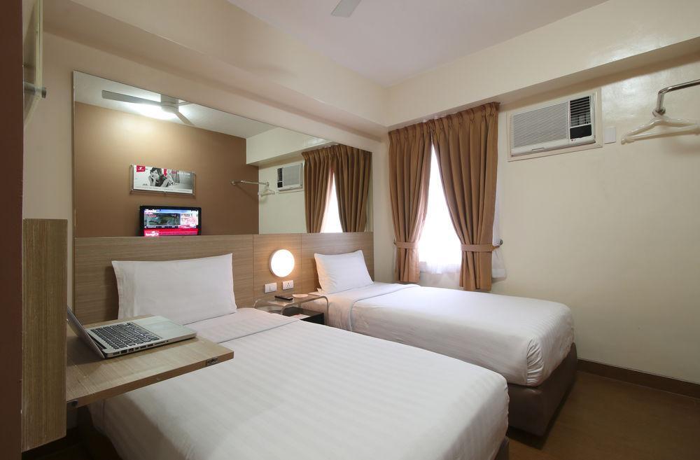 Red Planet Clark Angeles City Exterior photo