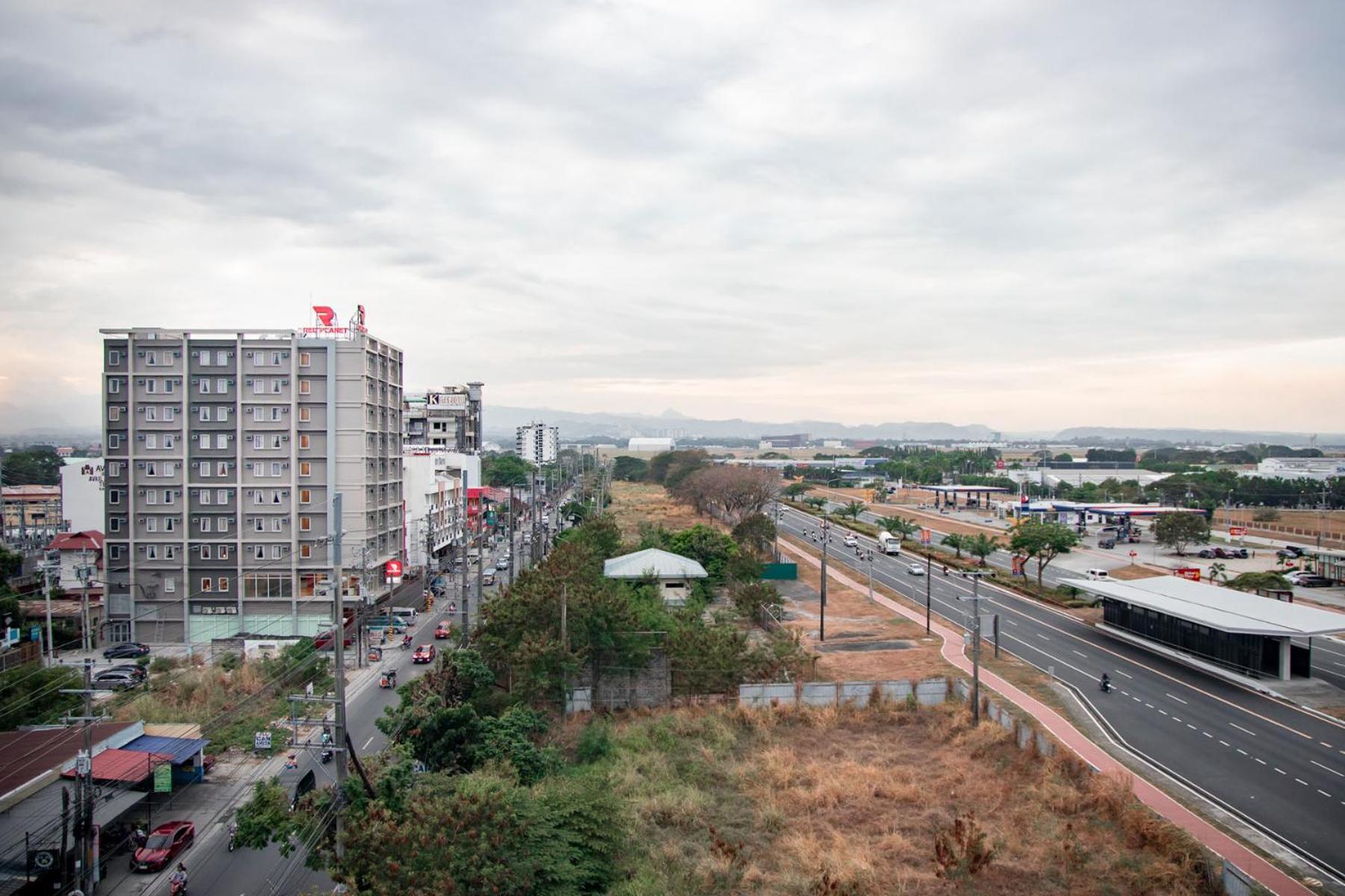 Red Planet Clark Angeles City Exterior photo
