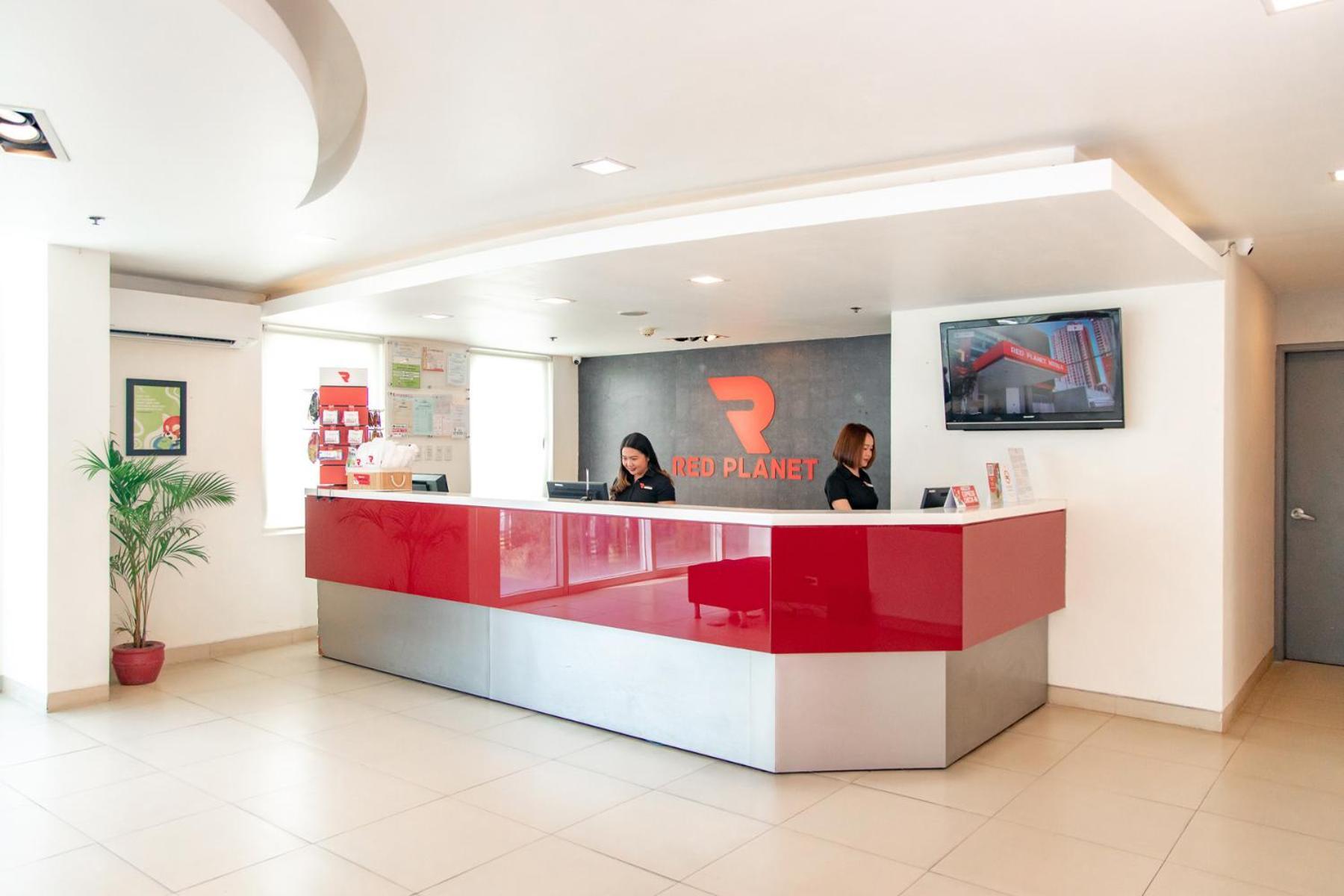 Red Planet Clark Angeles City Exterior photo