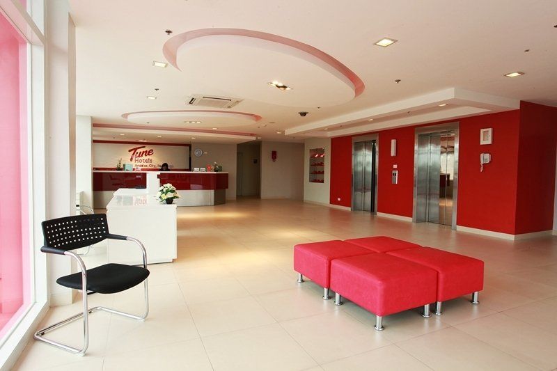 Red Planet Clark Angeles City Exterior photo