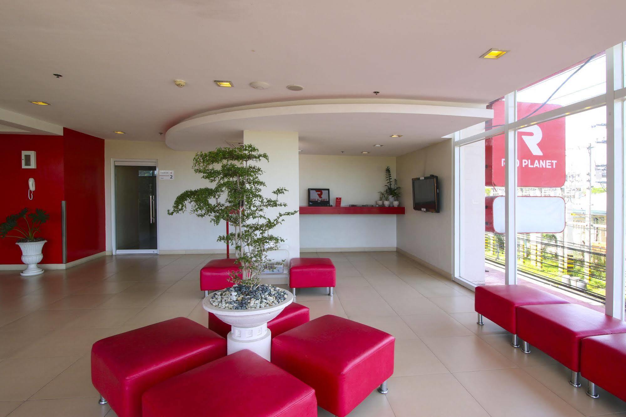 Red Planet Clark Angeles City Exterior photo